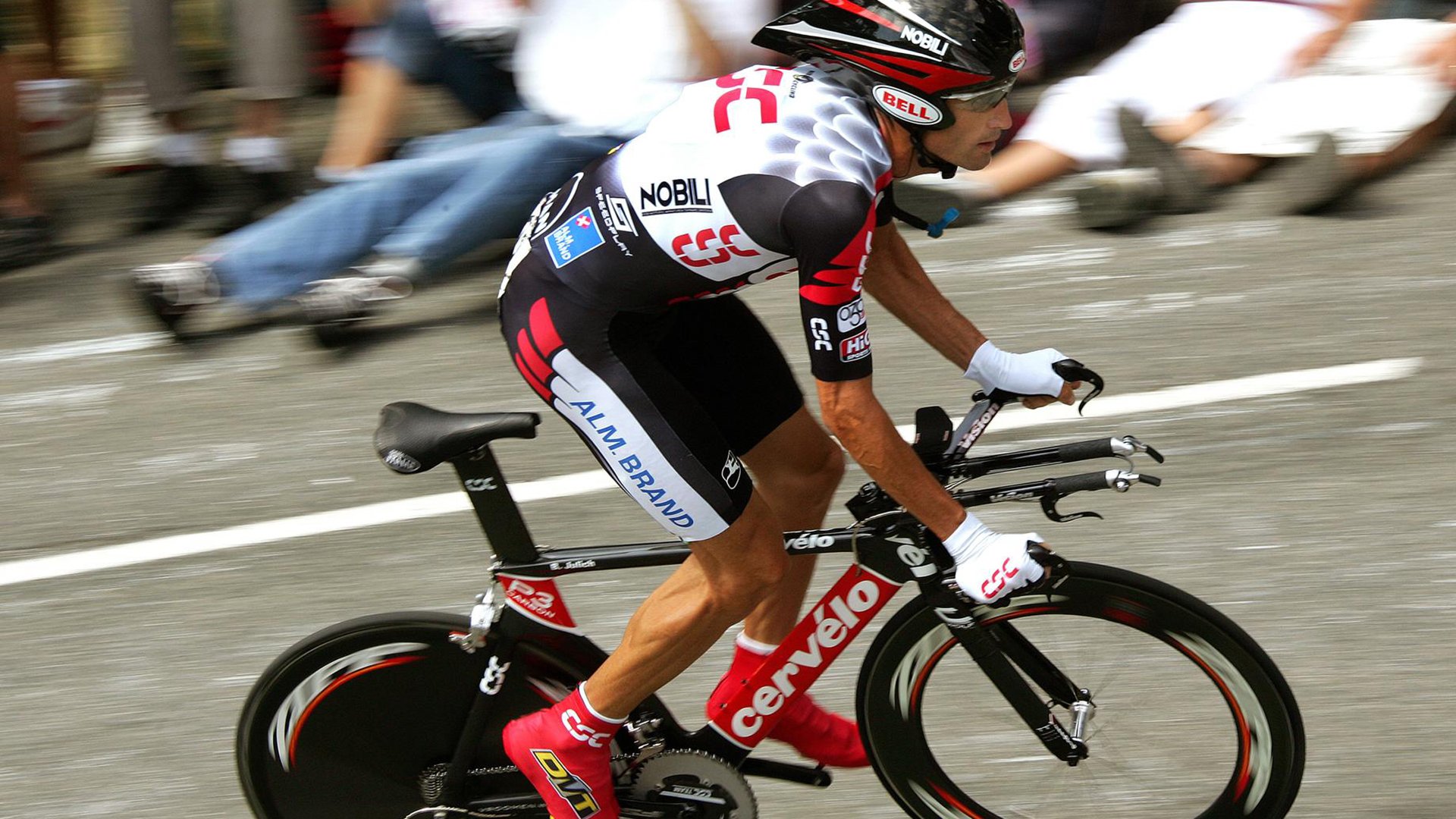 运动“极限”瞬间:场上“疯狂技巧”集锦!